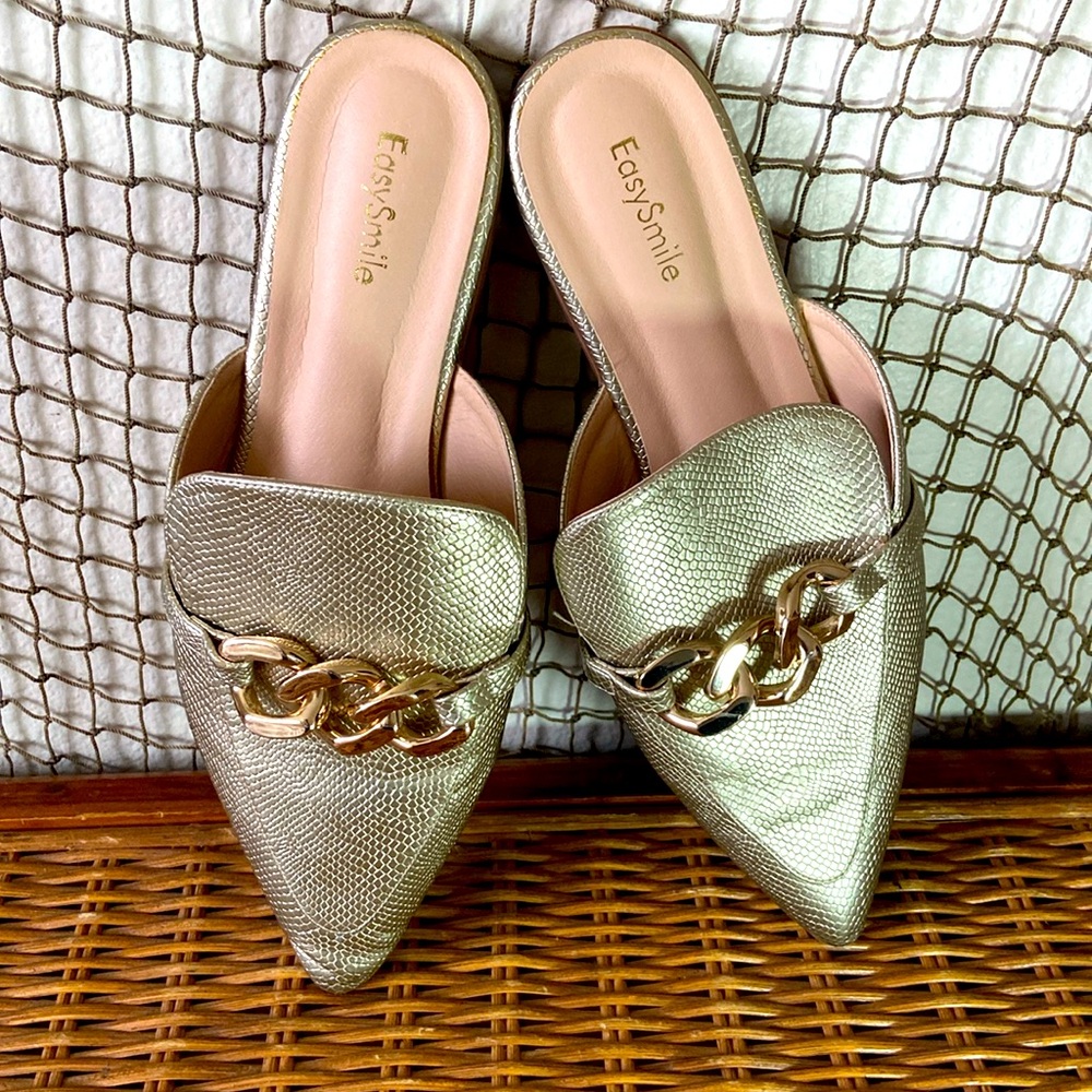 EASY SMILE GOLDTONE FAUX LEATHER CROCO KITTEN SHOES